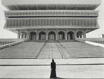 ArtChart | Untitled, Ffrom the Soliloquy series by Shirin Neshat