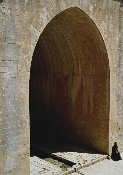 ArtChart | SOLILOQUY SERIES (ARCHED DOORWAY) by Shirin Neshat