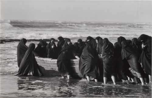 ArtChart | Untitled (from Rapture) by Shirin Neshat
