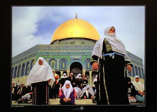 ArtChart | Palestinian Women in Jerusalem by Alfred Yaghoubzadeh