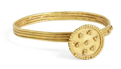 ArtChart | A gold bangle for a baby, Iran, 12-13th century by Unknown Artist