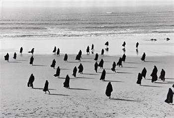 ArtChart | Untitled from Rapture by Shirin Neshat